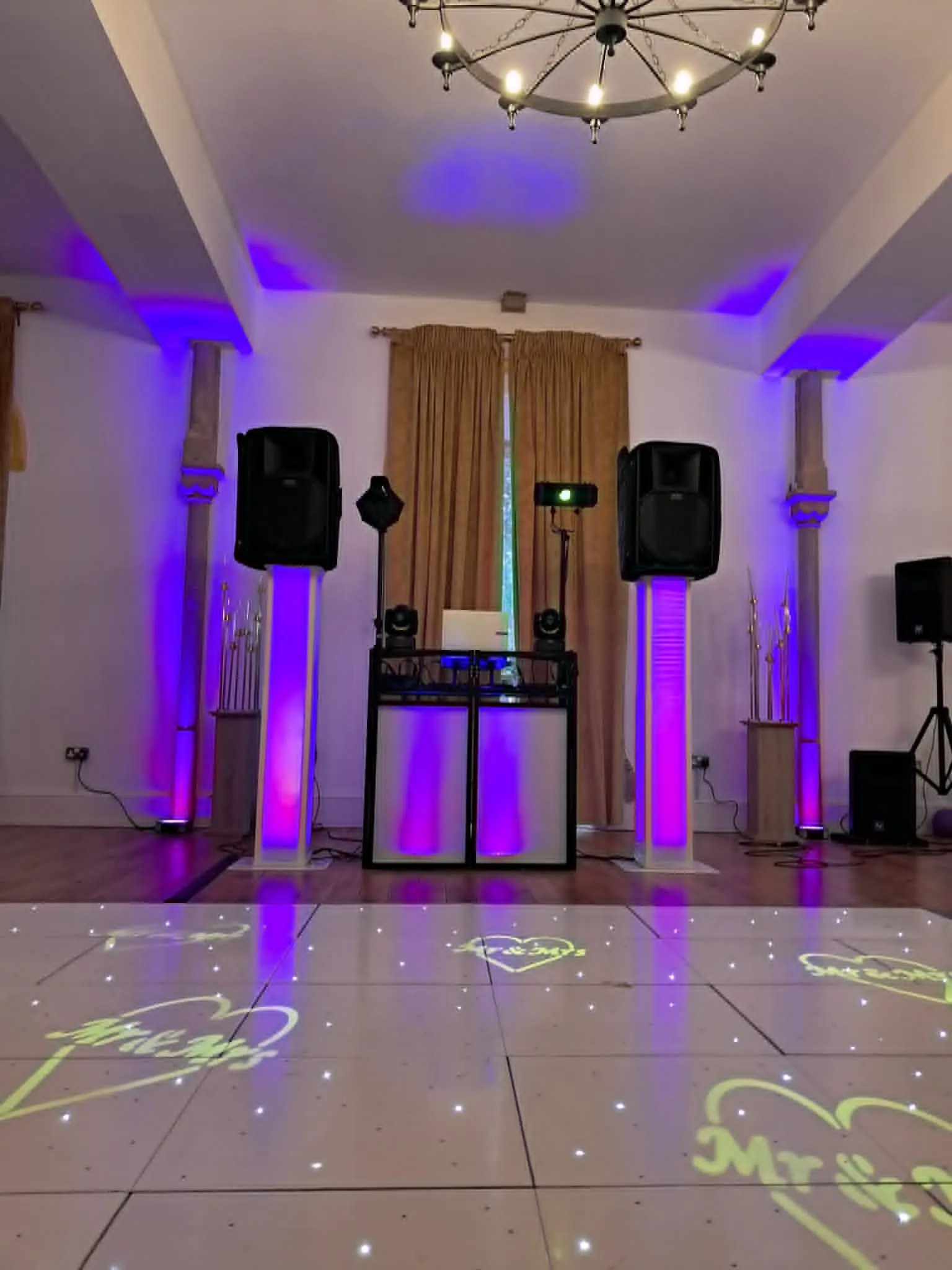 Wedding DJ Newcastle upon Tyne - e33051a6 a8eb 4343 8d3b eccc6a6dcdcb
